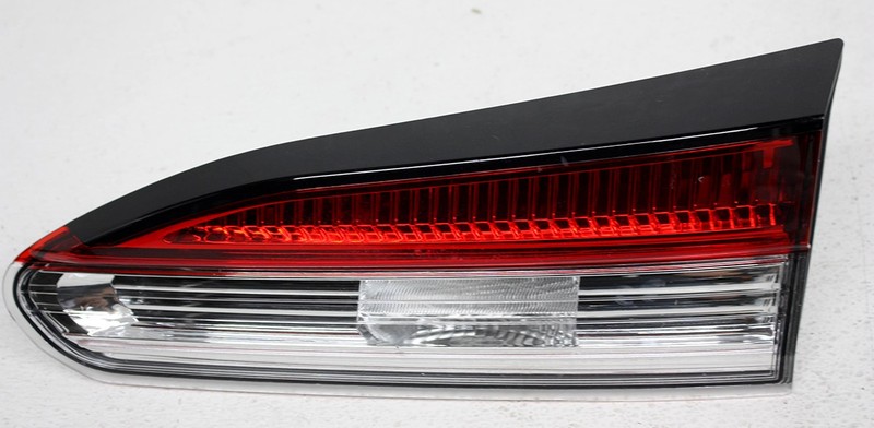 OEM Right Side Halogen Tail Lamp For Toyota Corolla Cross 81580-0A140 Lens Flaw