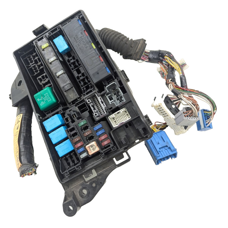 2006 Lexus GS300 LH Driver Engine Bay Fuse Box Relay OEM