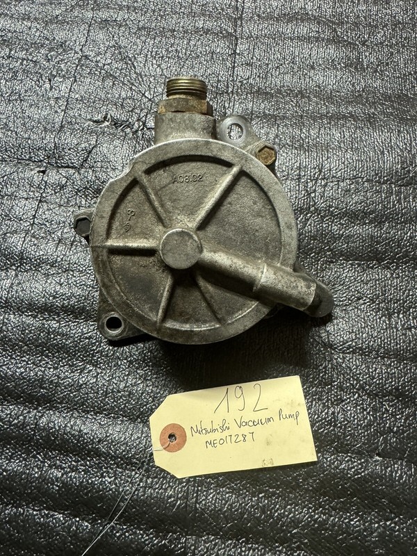 MITSUBISHI VACUUM PUMP - P/N: ME017287