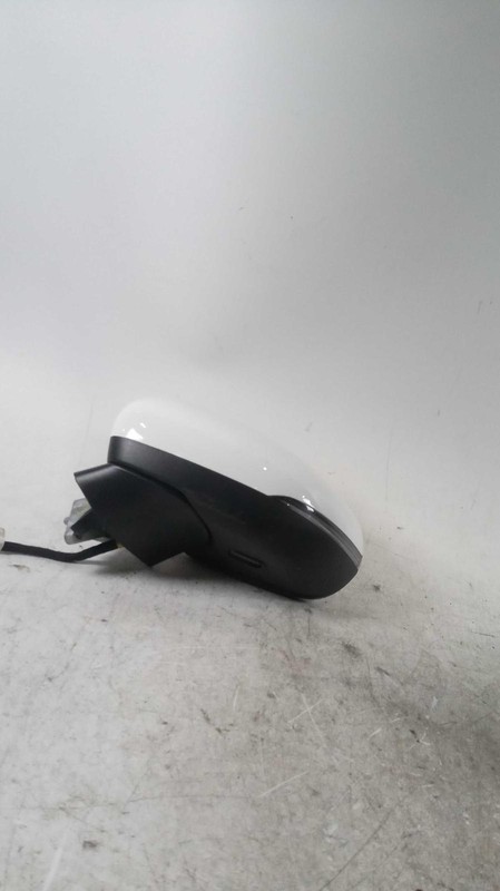 2019 Mercedes-Benz A-Class Left Door Mirror Assembly White OEM 690639