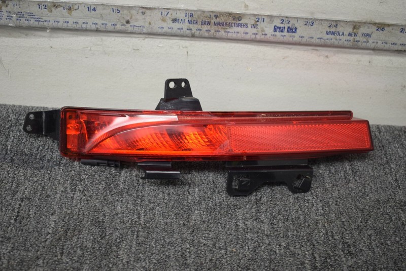 2018 LAND ROVER DISCOVERY REAR LEFT SIDE REFLECTOR FACTORY OEM