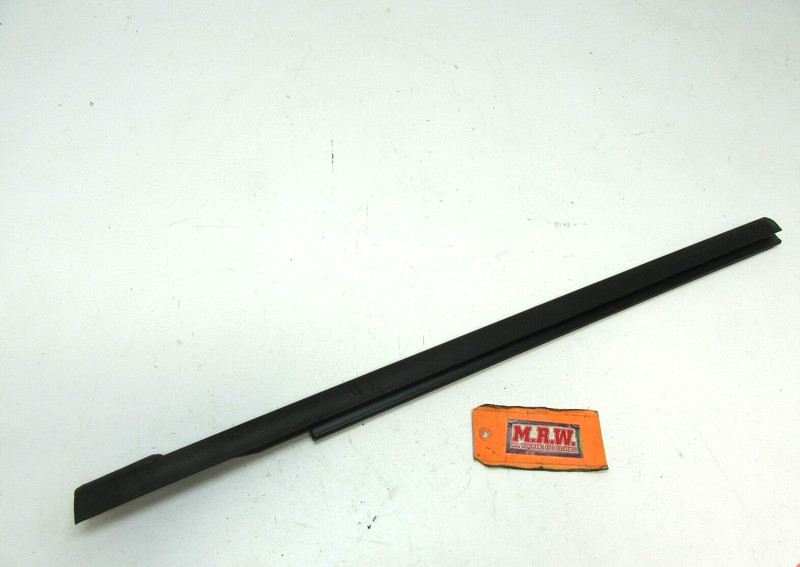 ESCAPE MARINER LEFT REAR DOOR MOLDING TOP OUTER GLASS WINDOW SEAL BELT STRIP LR