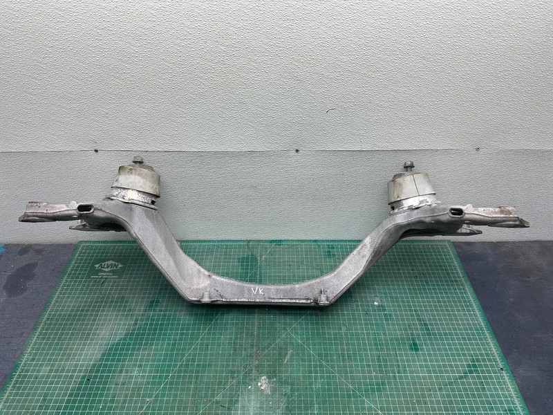 11-17 Volkswagen Touareg 3.6L V6 FRONT SUSPENSION ENGINE CARRIER CROSSMEMBER OEM