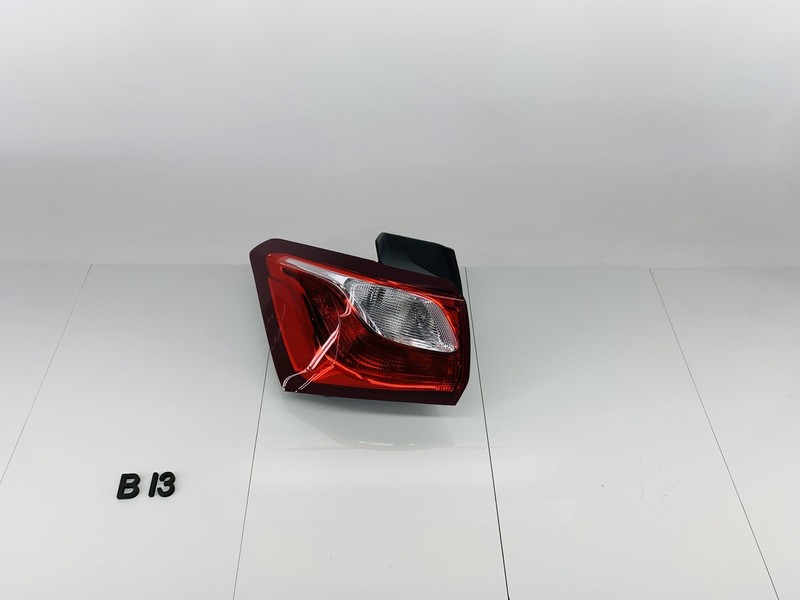 18-21 CHEVROLET EQUINOX REAR LEFT SIDE OUTER ON BODY TAIL LIGHT BRAKE LAMP OEM
