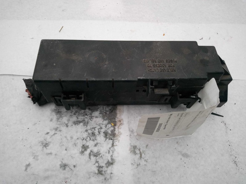 2006 Jeep Liberty OEM Fuse Box 3.7L Blue 56050502AJ - 190K Miles