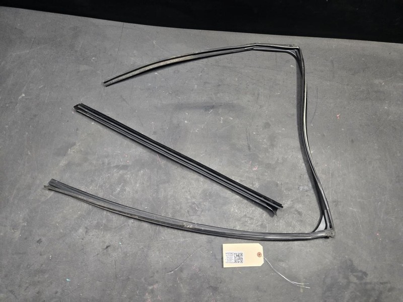 2PC Rear Right Door Window Run + Belt Weatherstrips Set 2019 Honda CR-V 17 - 22