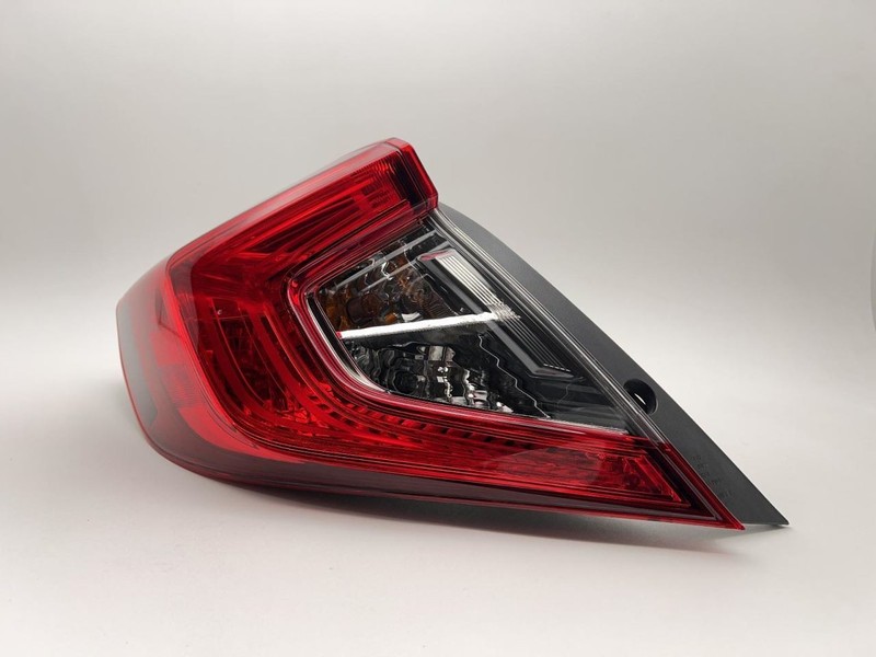 16-21 HONDA CIVIC LEFT TAILLIGHT QUARTER MOUNTED SMALL SCRATCH FWD 93K EX 63187