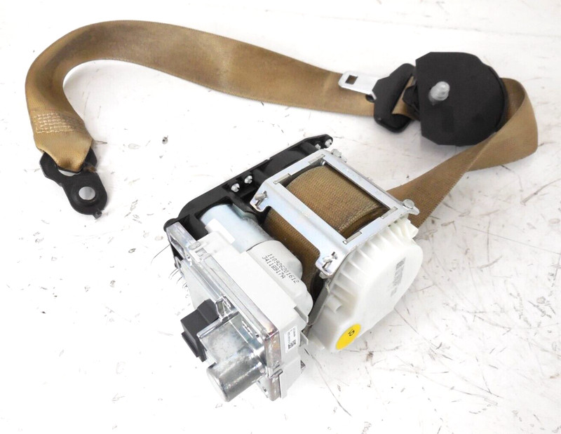 Mercedes-Benz GL450 Front Seatbelt Buckle Receiver Driver Left OEM 2010-2012