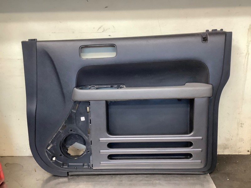 03-06 Element Passenger Right Front doorpanel Black w gray armrest Used OEM