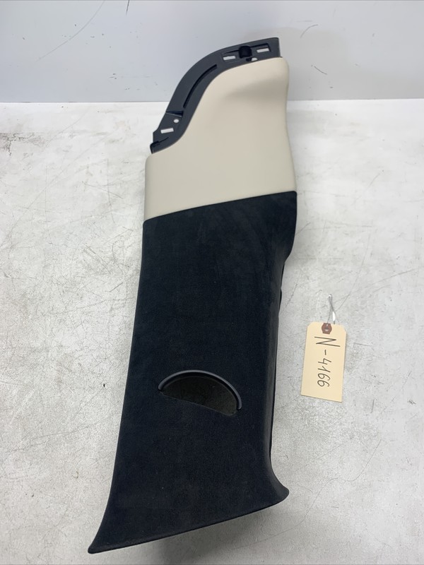 2021-2023 Tesla S Right Side Upper B-Pillar Cover Trim Panel 1565764-03 4166 U11