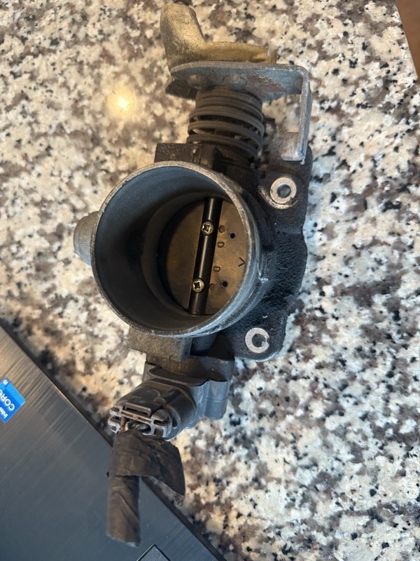 1998-2004 FORD E-150 ECONOLINE THROTTLE BODY 3C2Z-9E926-AA OEM