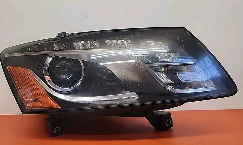 8R0941004AH | 09-12 Audi Q5 OEM Passenger Right RH Headlight Xenon HID Non-AFS