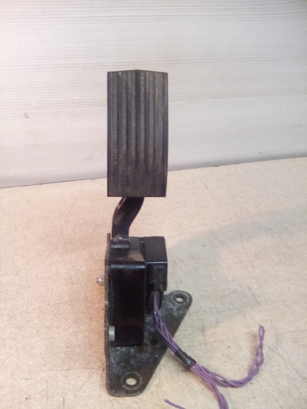International Bendix K103478 Throttle Pedal