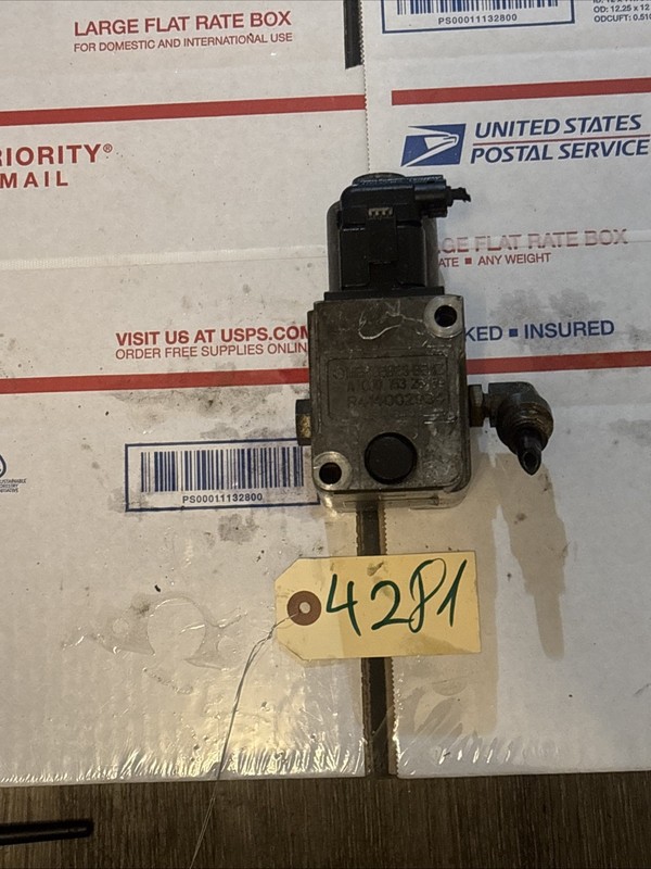 MERCEDES-BENZ Air Control Valve (V-Pod) - A 000 153 26 59