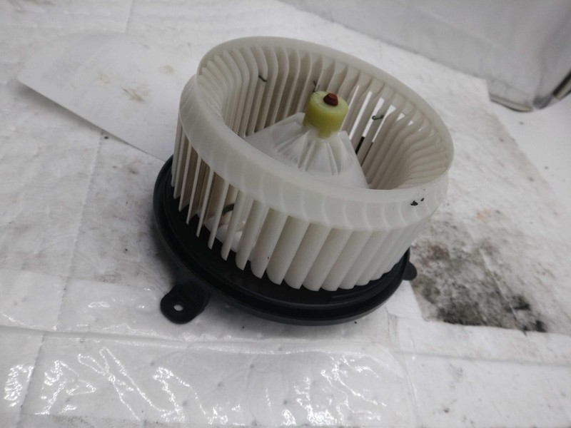 2016 Cadillac ATS HVAC Blower Motor OEM 84392186 Used 77k Miles Grey