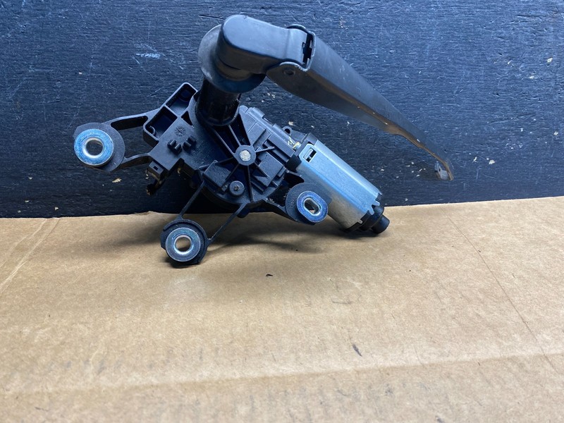 2008-2012 Land Rover LR2 Rear Glass Windshield Wiper Motor OEM ab3772 DG