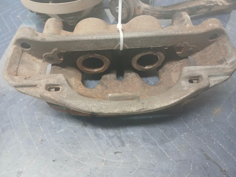 2007 - 2013 GMC SIERRA SILVERADO 2500 HD FRONT Driver BRAKE ABS CALIPER OEM