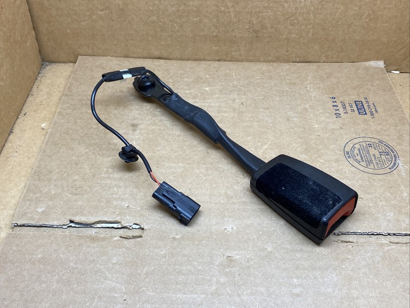 2017-2019 Ford Escape Driver Front Left Seatbelt Seat Belt Buckle Black