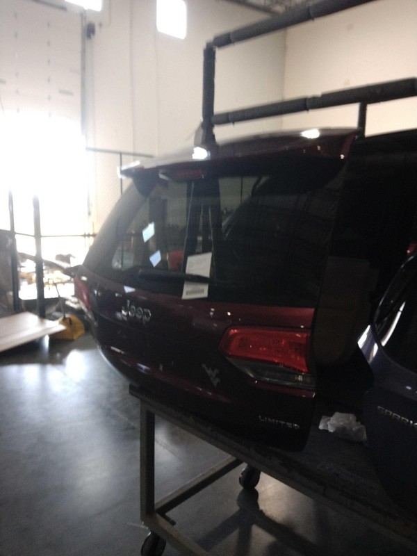 Used Deck Lid fits: 2016 Jeep Grand cherokee privacy tint glass w/o rear view ca
