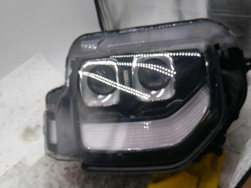 Used Left Headlight Assembly fits: 2020 Hyundai Palisade halogen Left Grade A
