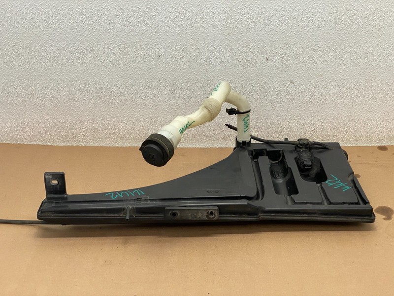 17 18 Maserati Levante Front Windshield Washer Reservoir Tank Bottle 1442 OEM