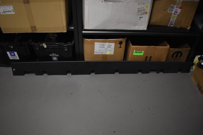 2015-2020 FORD MUSTANG ROCKER PANEL RIGHT SIDE FACTORY OEM