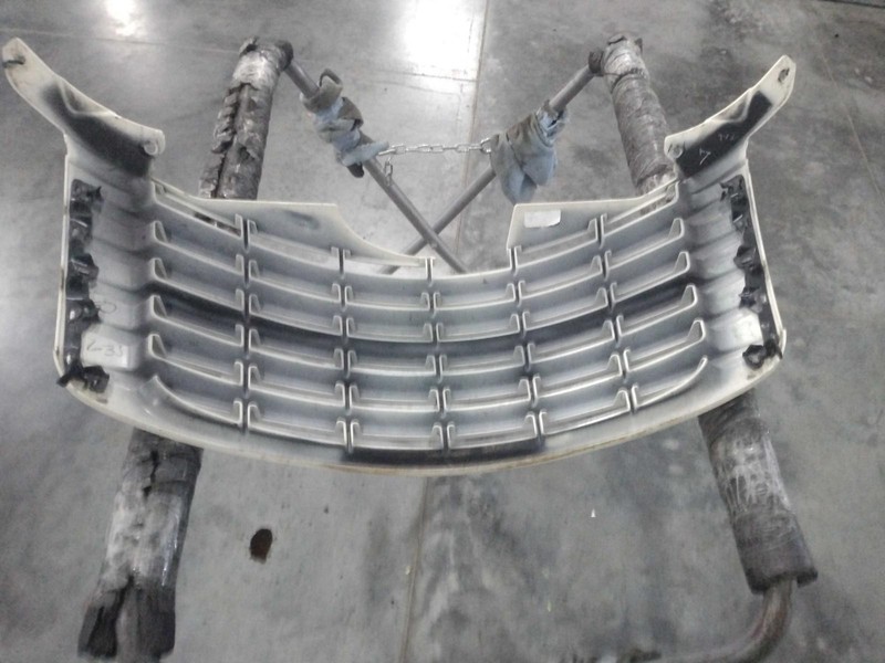 2008 Chrysler PT Cruiser Grille OEM White Light Scratches 1HR99TZZAA
