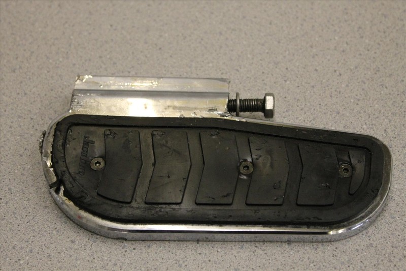 2000 HONDA VT 750 SHADOW RIGHT SIDE FOOT PEG BOARD OEM VT750 00