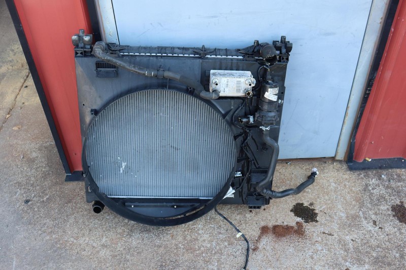 2013-2019 RANGE ROVER 5.0L COOLING MAIN A/C CONDENSER RADIATOR FAN ASSEMBLY OEM