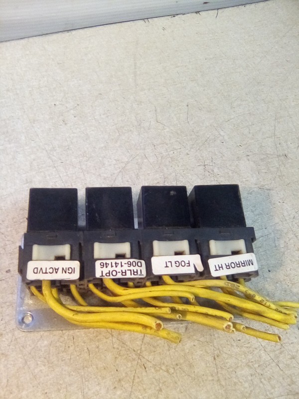 Freightliner A06-14899-0 Relay Block (E)
