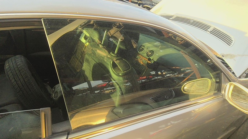 Front Door Glass/window MERCEDES CLK320 Right 03 04 05 06 07 08 09