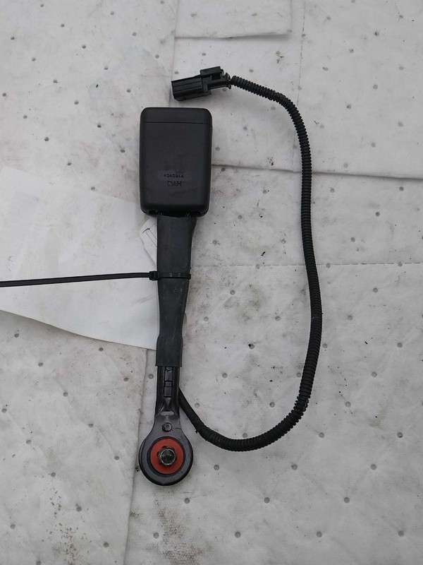 Used Front Left Seat Belt Front fits: 2022 Kia Carnival passenger buckle Front R