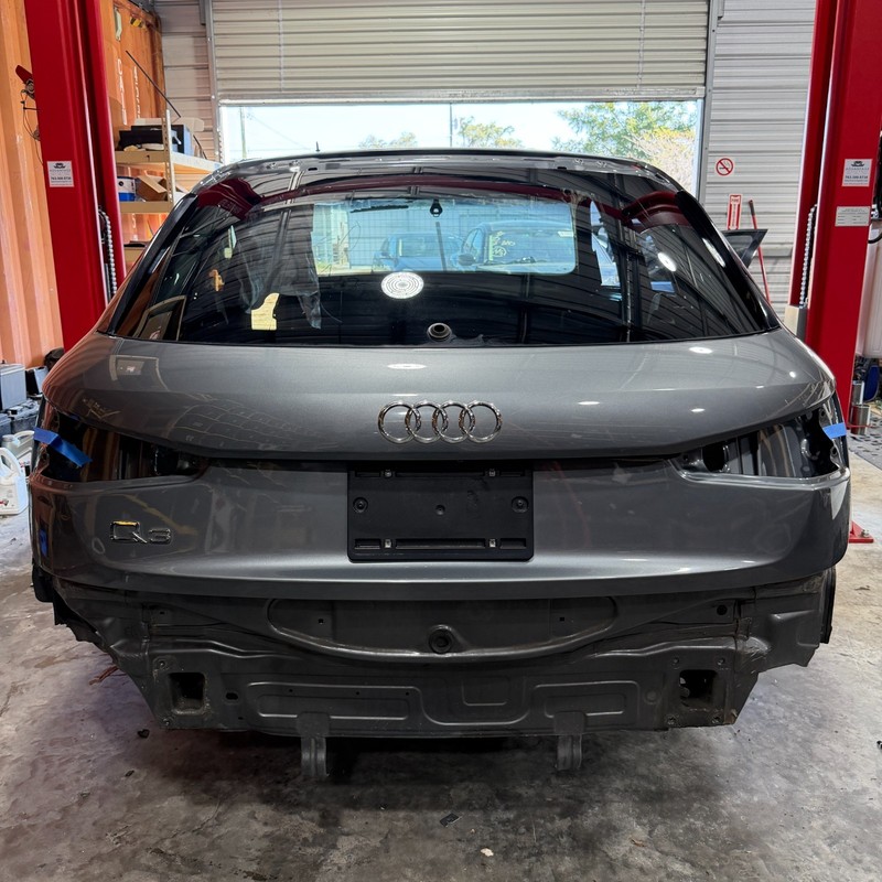 📌 2015 - 2018 AUDI Q3 8U REAR TRUNK LID HATCH LIFTGATE W/ GLASS 8U0827159A OEM