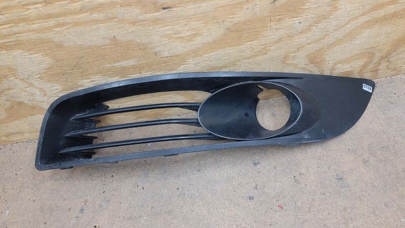2006-2011 CHEVROLET IMPALA Front Bumper Foglight Cover Bezel Left 10339892 OEM