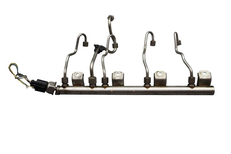 10-16 BMW 550i GT xDrive 550i GT Left Side Engine Fuel Injector Rail Tube Oem