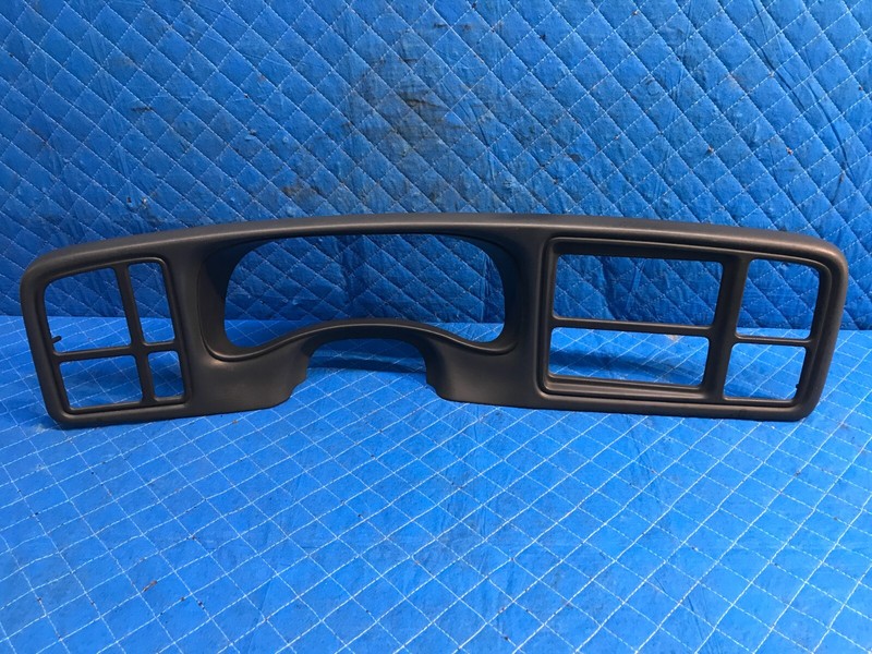 99-02 CHEVY Silverado Instrument Cluster Speedo Dash Trim Panel Bezel OEM