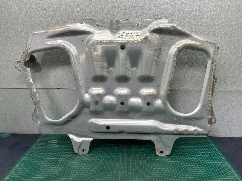 13-17 Range Rover L405 UNDERBODY TRANSMISSION SPLASH SHIELD OEM