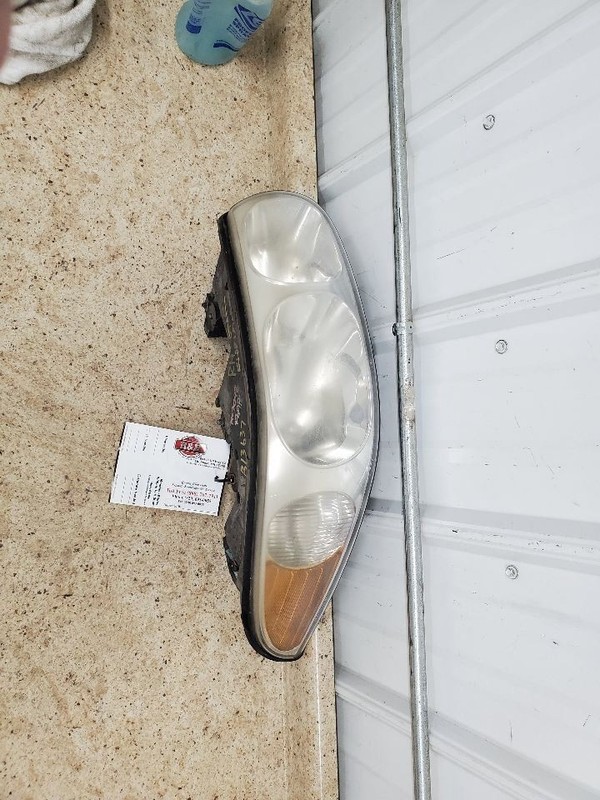 Passenger Headlight Custom Thru 9/19/04 Fits 00-05 LESABRE 302442