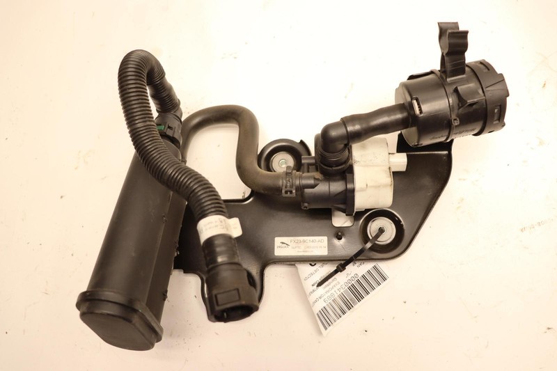 2013-2015 JAGUAR XF 3.0L ENGINE GAS CARBON FUEL DETECTION PUMP W/ BRACKET OEM
