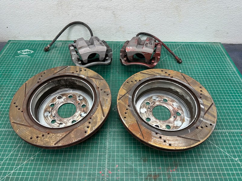 15-20 LEXUS RC350 REAR LEFT RIGHT BRAKE CALIPERS W/ ROTOR SET OEM