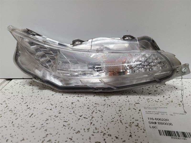 Passenger Corner/Park Light Park Lamp-turn Signal Fits 15-17 CAMRY 561190