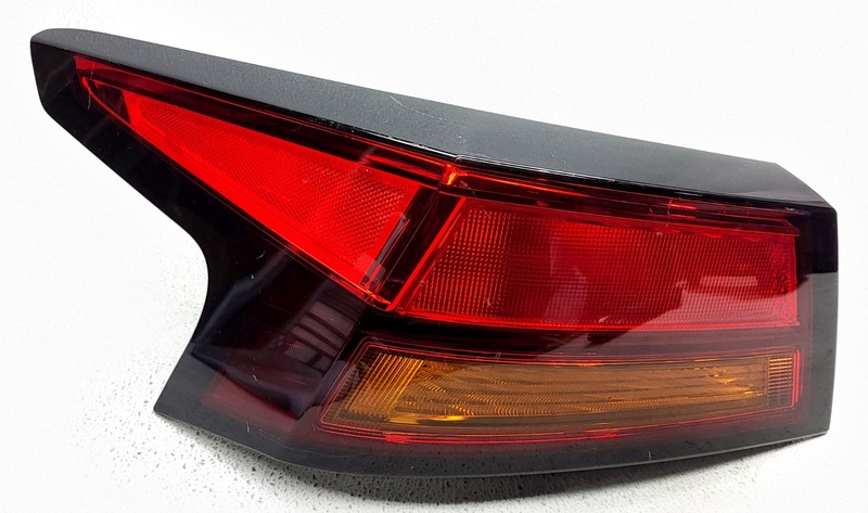 OEM Left Driver Side Halogen Tail Lamp For Nissan Altima 26555-6CA1A