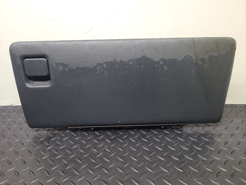 99-02 GMC Sierra Glove Box Assembly Graphite 12D OEM 15707423