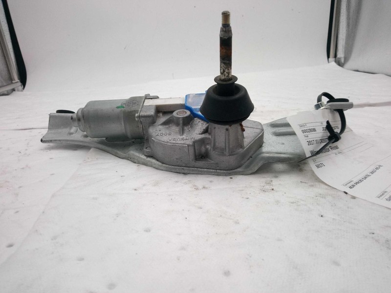 Used Back Glass Wiper Motor fits: 2017 Subaru Xv crosstrek SW 2.0 Grade B