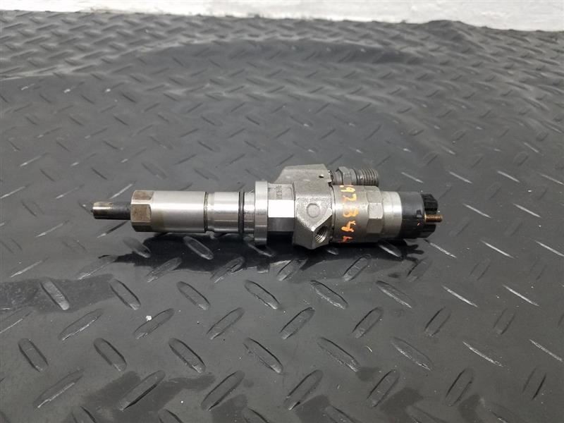 01-04 GMC Sierra 2500 6.6L Diesel Fuel Injector OEM 97729095