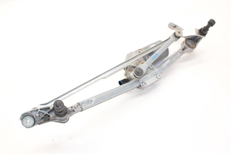 08-13 BMW M3 4.0L Windshield Wiper Transmission with Motor 697826304 716171110