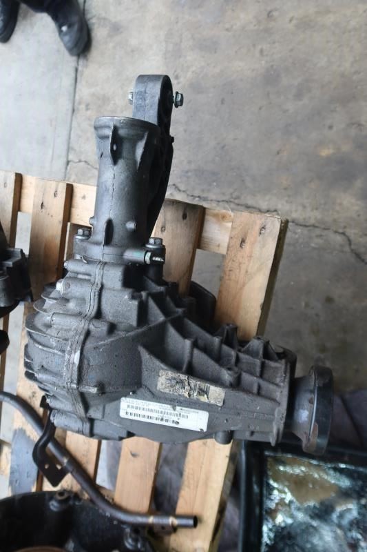 06-11 Mercedes W164 ML350 ML450 4Matic Front Differential Diff Axle Carrier OEM