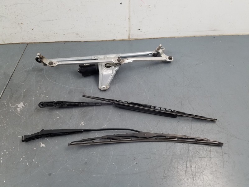 2008 Porsche 911 Turbo 997 Windshield Wiper Motor / Arms #3760 X7