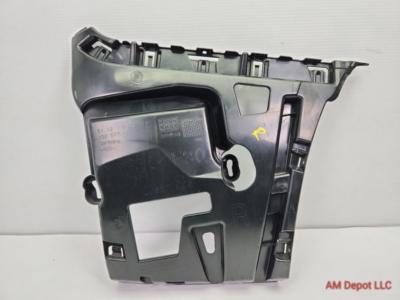 2014 BMW 3-Series 328i 335i 330i 340i F30 Rear Right Bumper Cover Guide Bracket