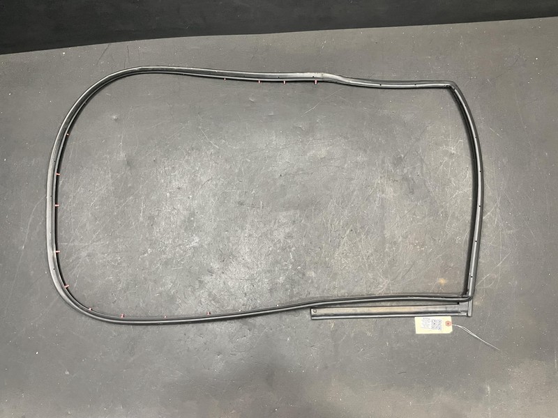 Rear Left Door Weatherstrip 2020 Kia Soul 83130-K0000 2021 2022 2023